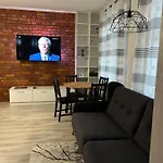 شقة Przytulna Kawalerka W Kamienicy W Poblizu Jeziora Elckiego *
