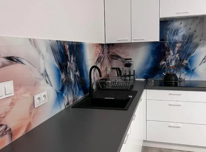 Przytulna Kawalerka W Kamienicy W Pobliżu Jeziora Ełckiego *